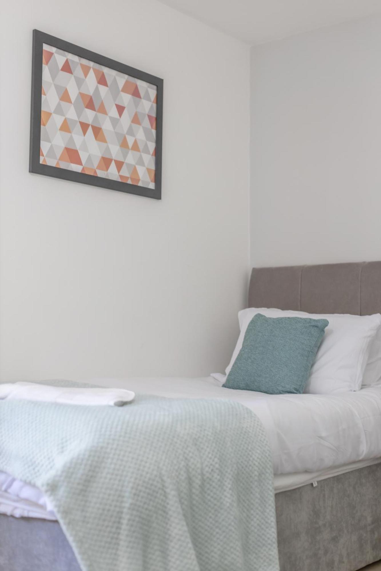 Appartement Opp B'Ham - Freshly Refurbished Walls And Carpets! Big Savings Booking 7 Days Or More! à Marston Green Extérieur photo